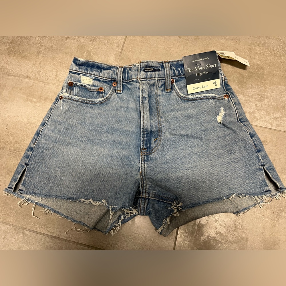 Abercrombie Curve Love, The Mom shorts